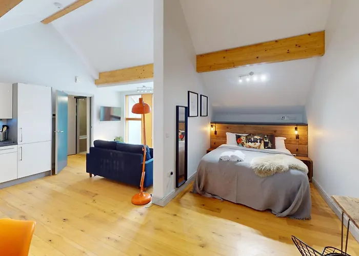 Higgihaus Cabot Mews #41 Prime Central Location